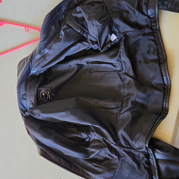 VINTAGE 80s style shoulder pad, belted Tannery West Women's Black Leather Jacket - Picture 11 of 12